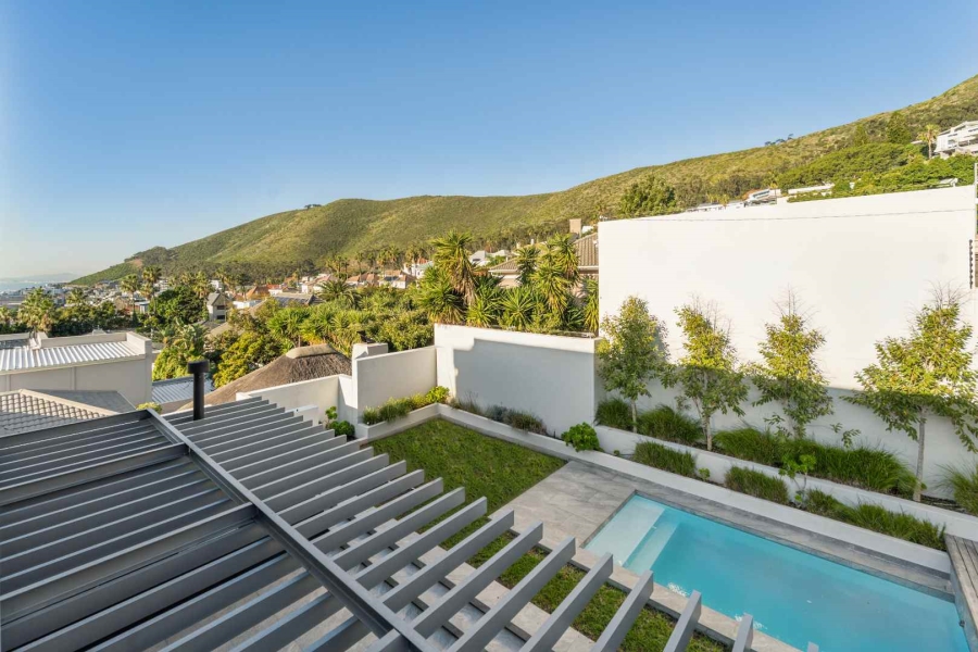 4 Bedroom Property for Sale in Fresnaye Western Cape